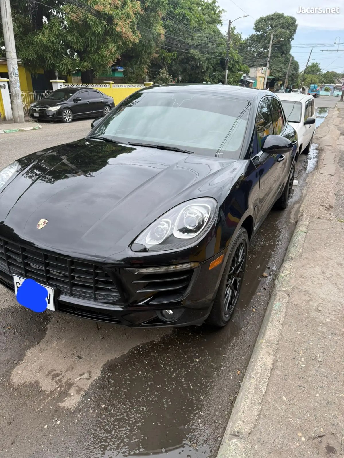 2016 PORSCHE Macan