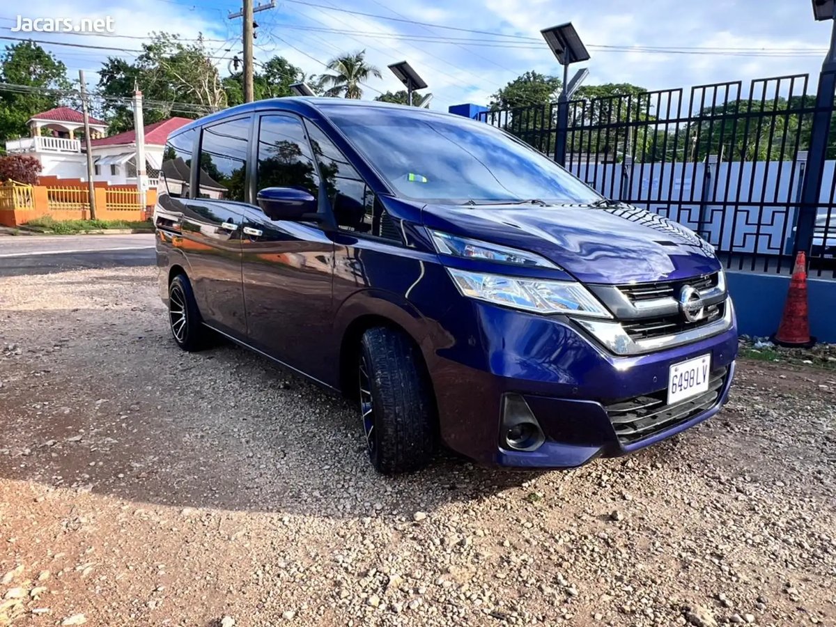 2017 NISSAN Serena