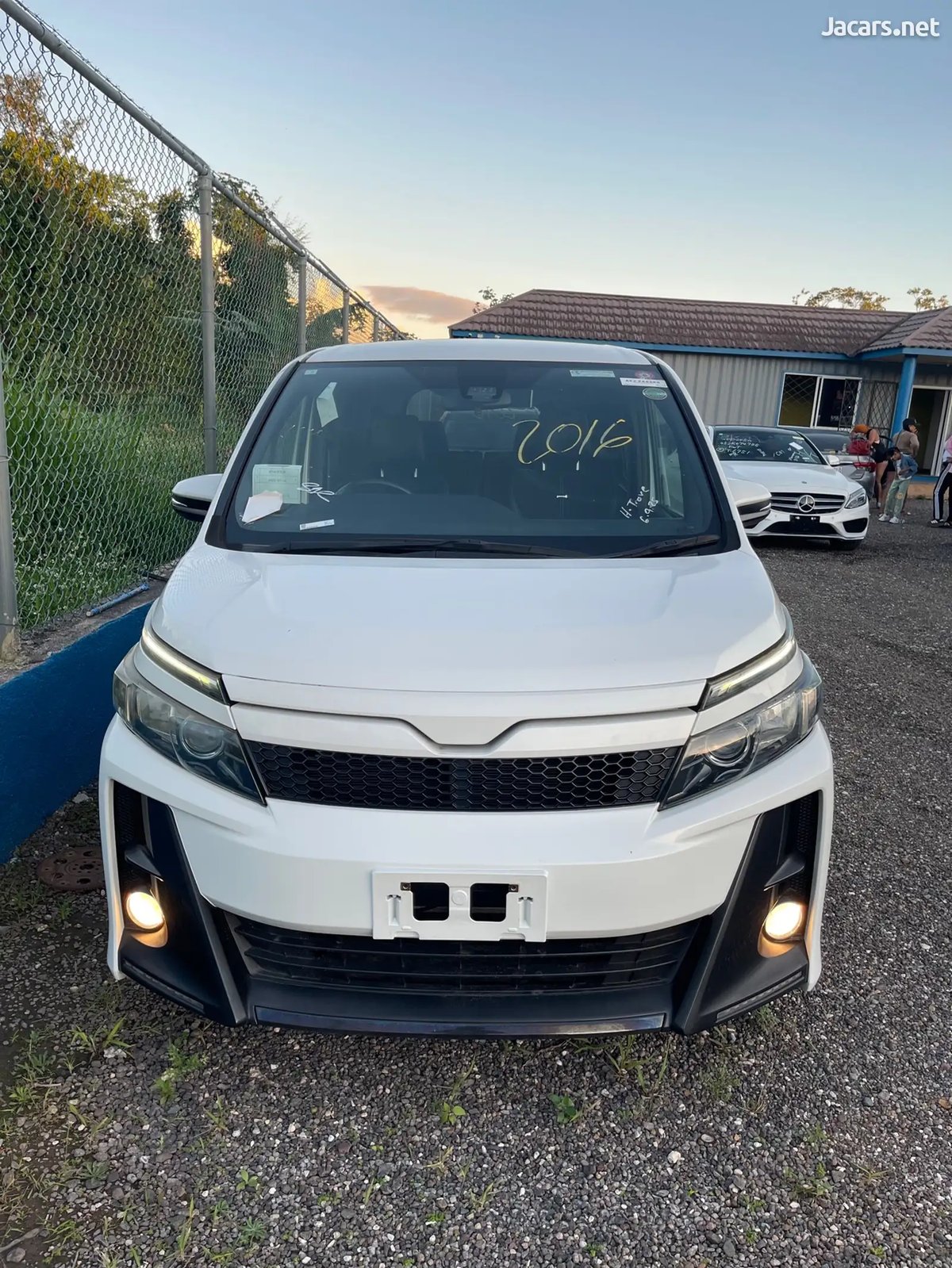 2016 TOYOTA Voxy