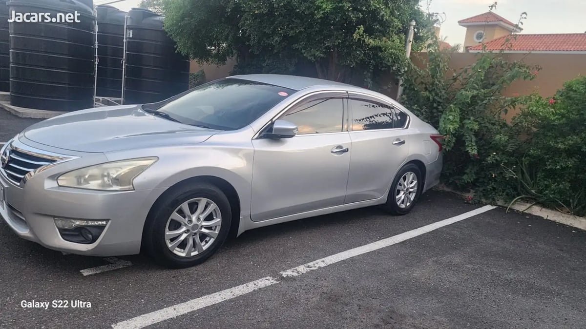 2015 NISSAN Maxima
