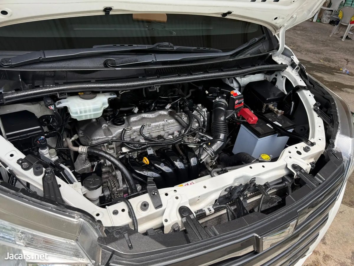 TOYOTA Noah-