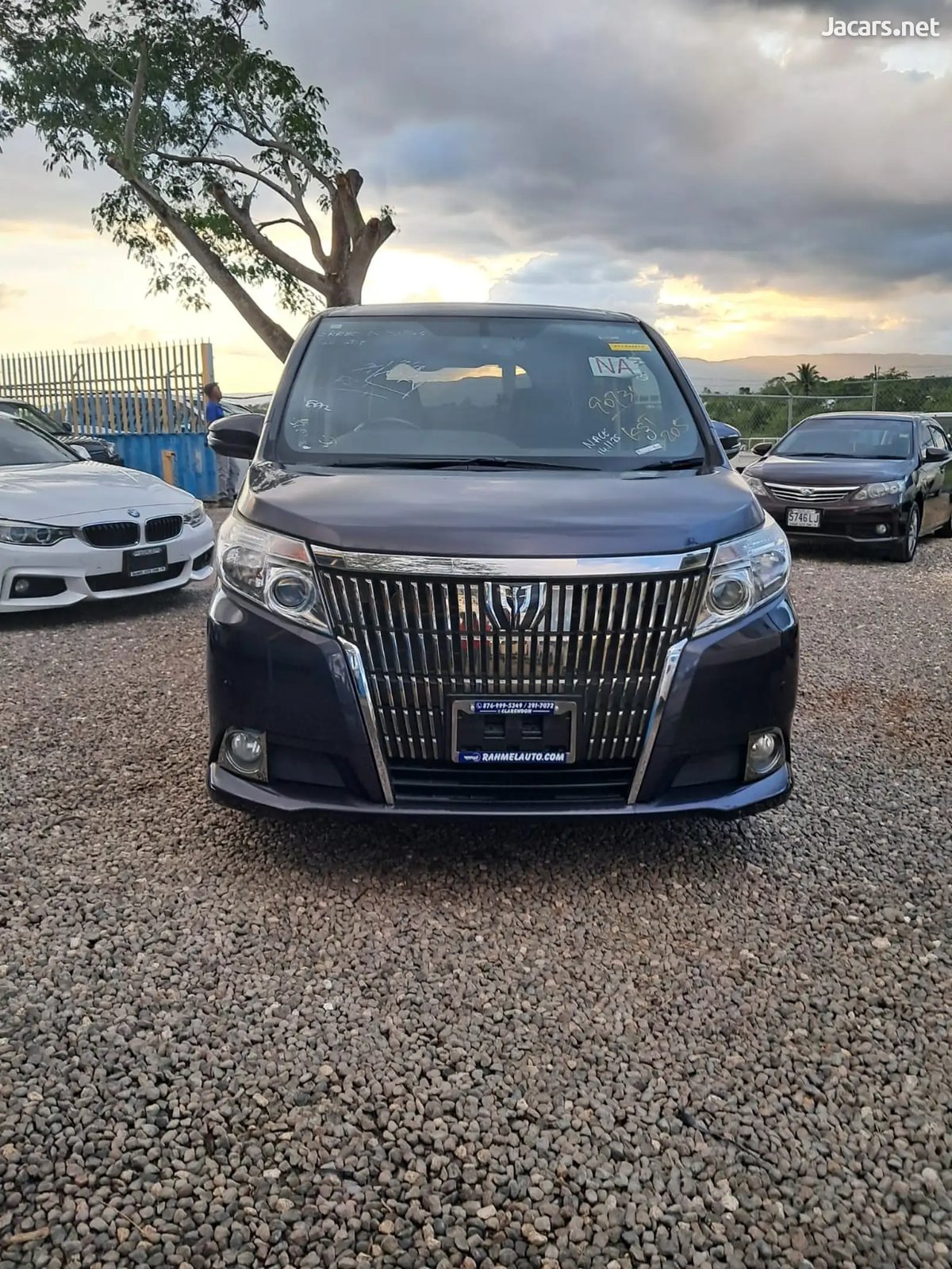 2015 TOYOTA Esquire