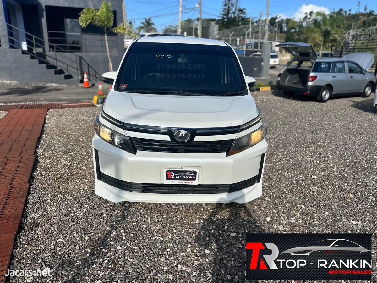 2015 TOYOTA Voxy