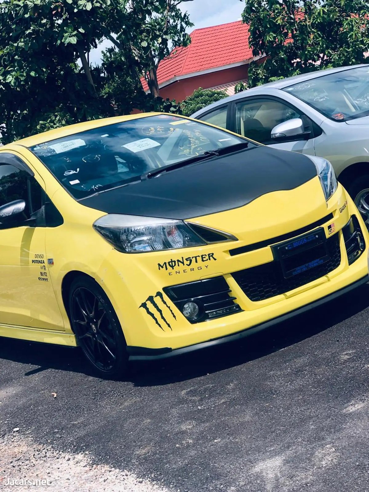 2016 TOYOTA Vitz