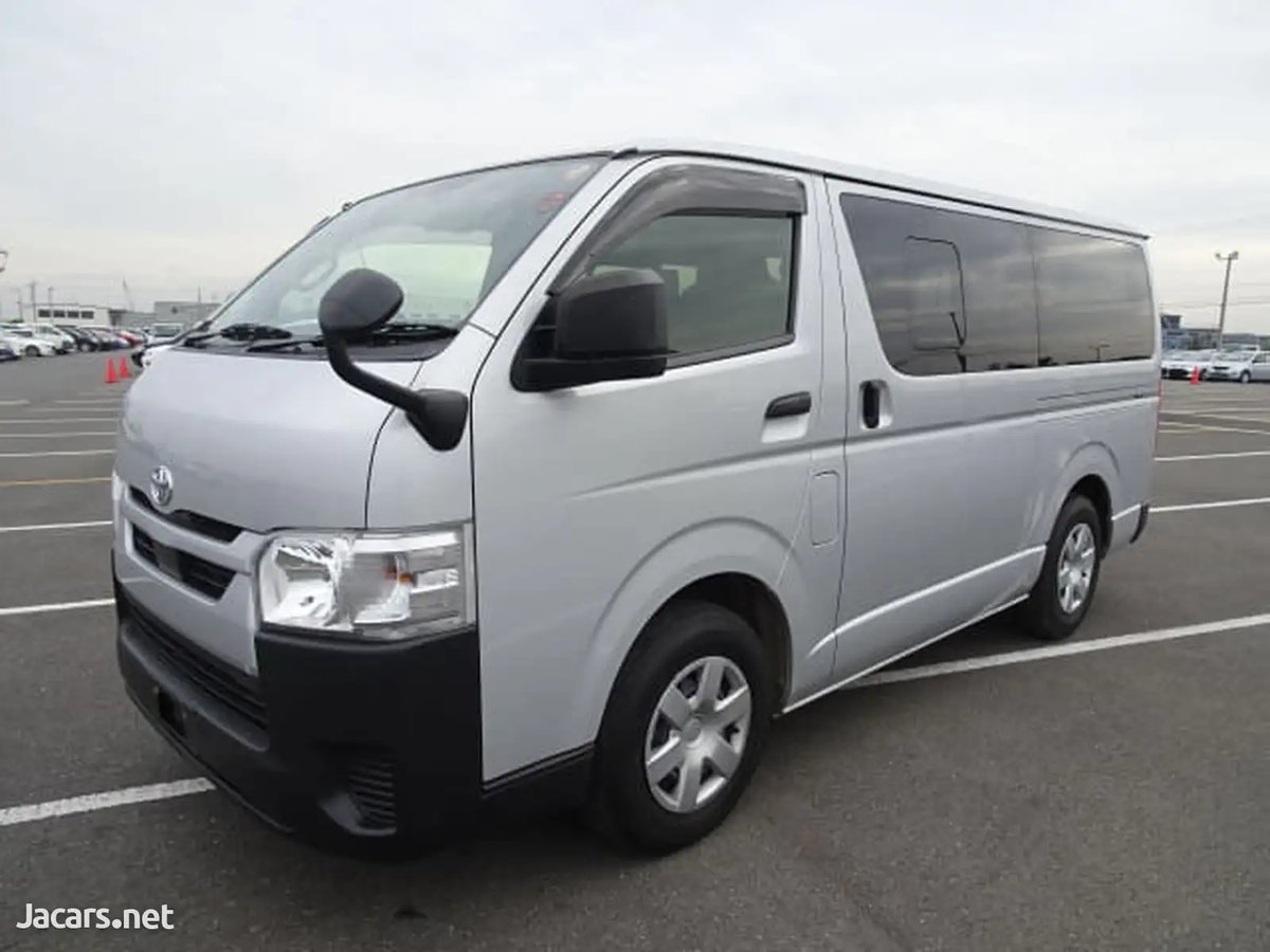 2022 TOYOTA Hiace