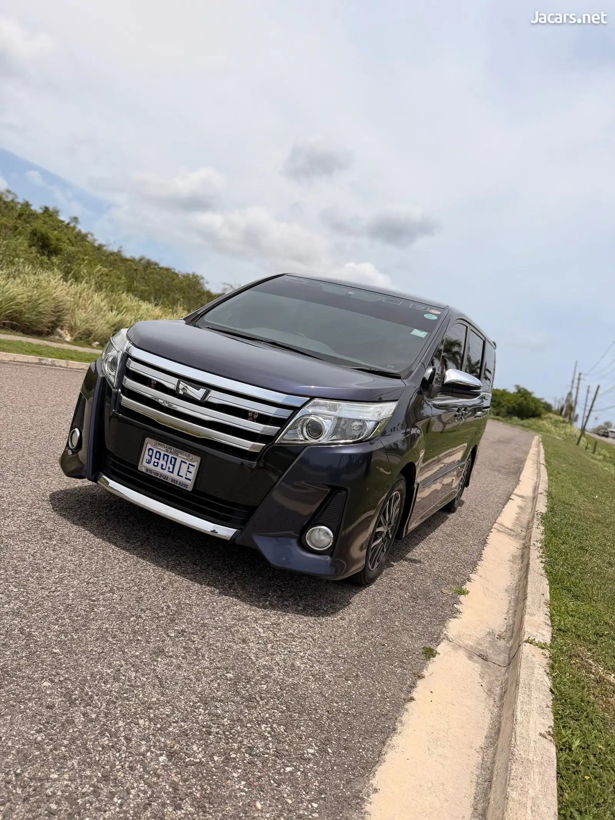 2015 TOYOTA Noah