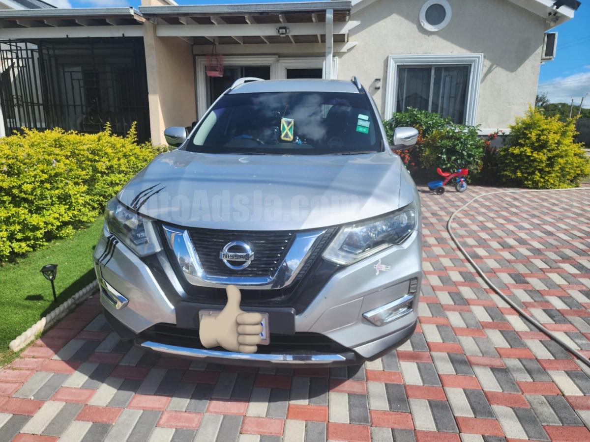 2020 NISSAN XTRAIL