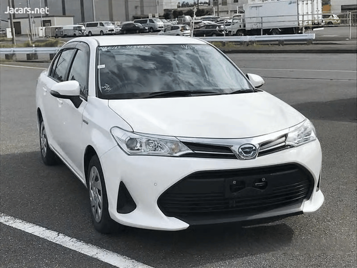 2020 TOYOTA Axio