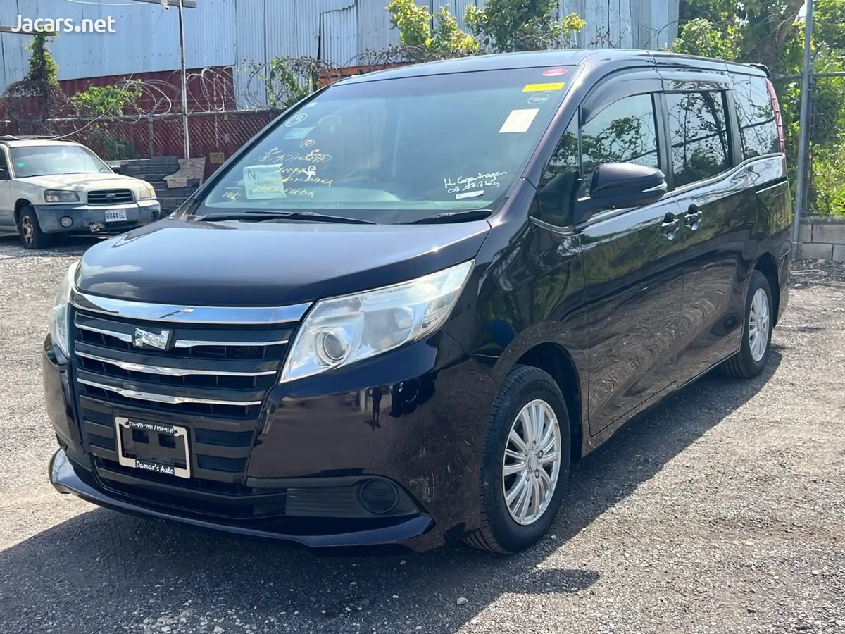 2015 TOYOTA Noah