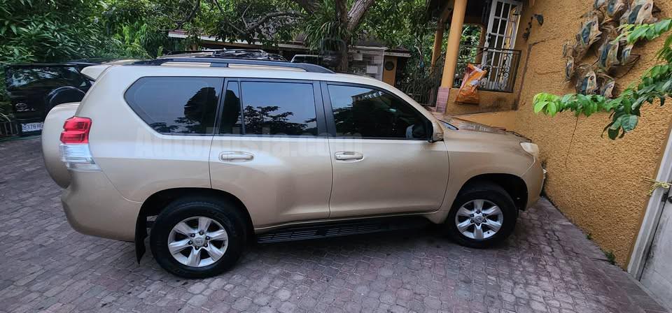 2012 TOYOTA LAND CRUISER PRADO