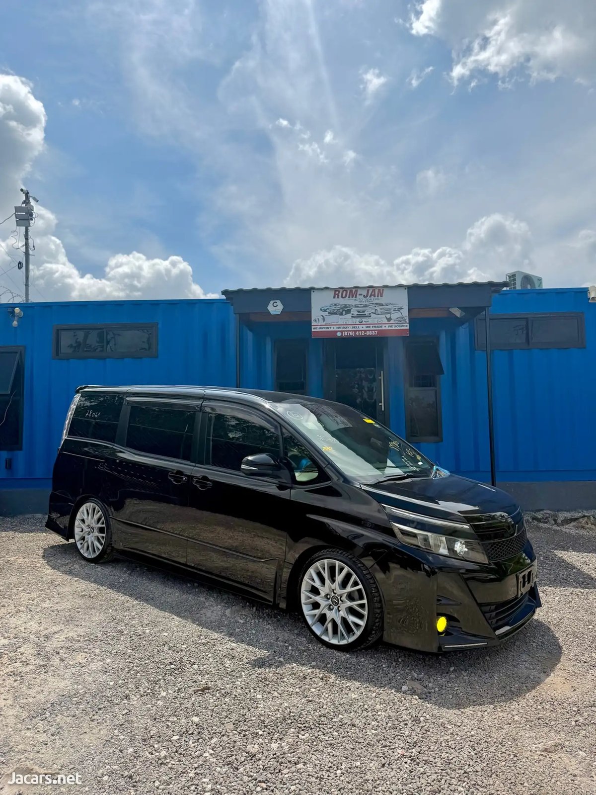 2014 TOYOTA Voxy