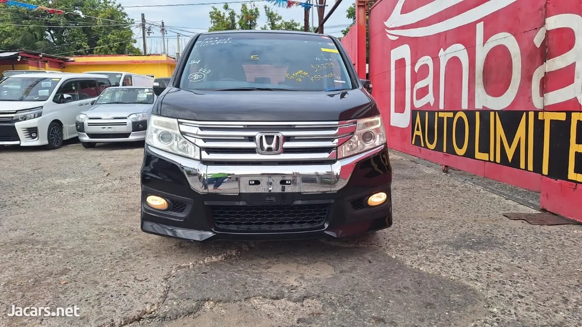 2014 HONDA Stepwgn