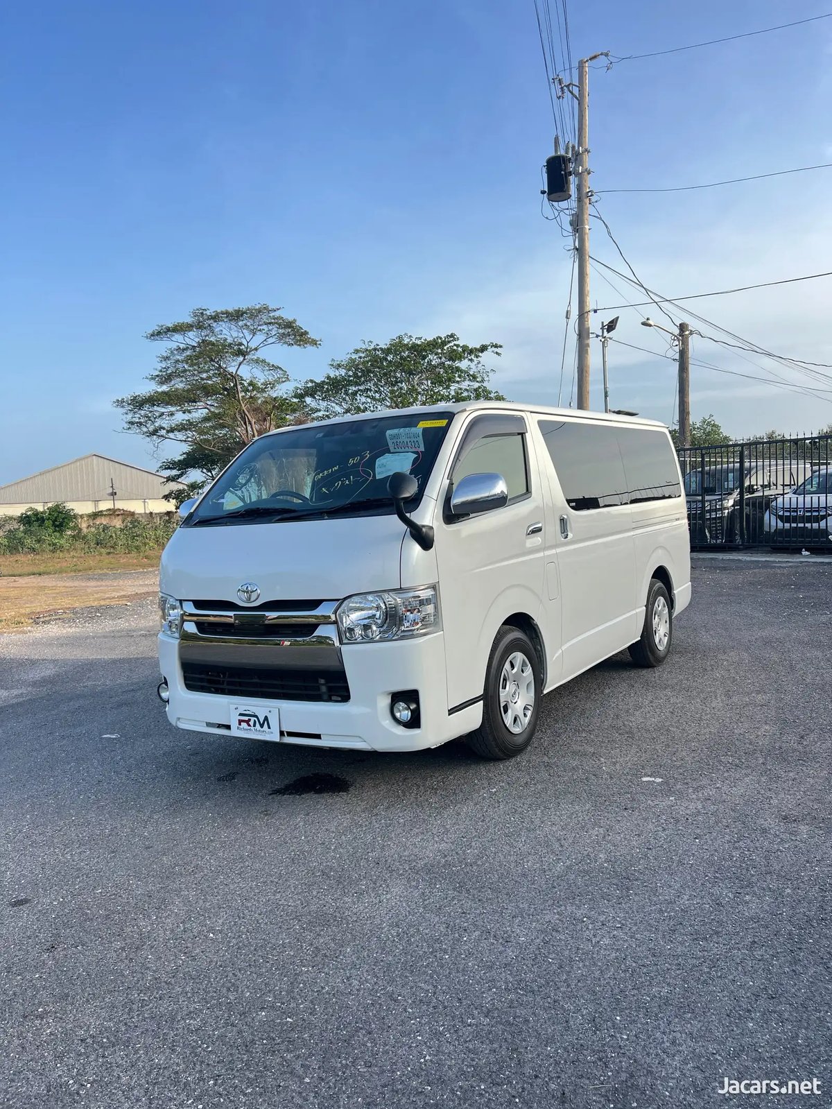 2020 TOYOTA Hiace
