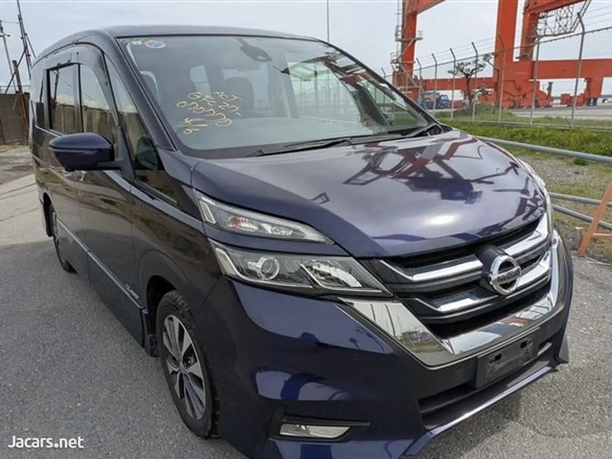2017 NISSAN Serena