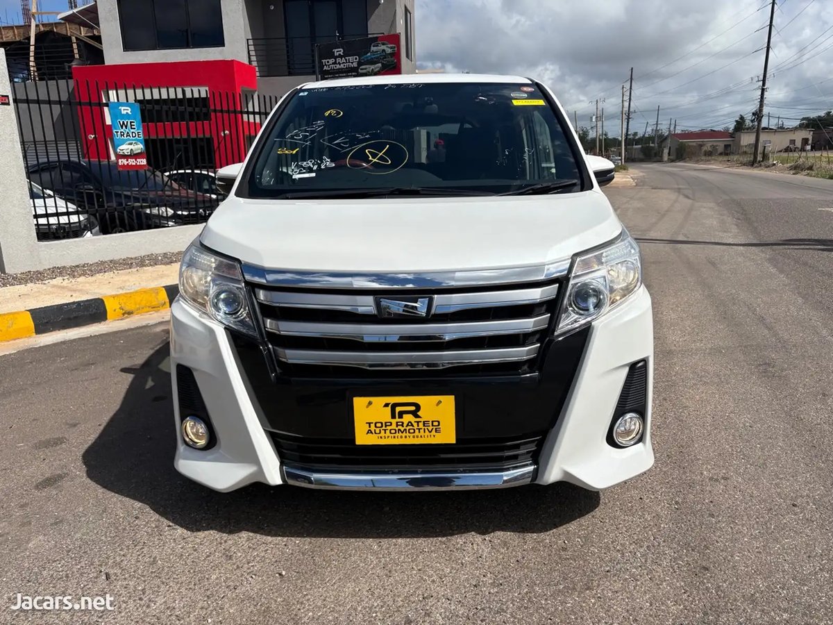 2016 TOYOTA Noah