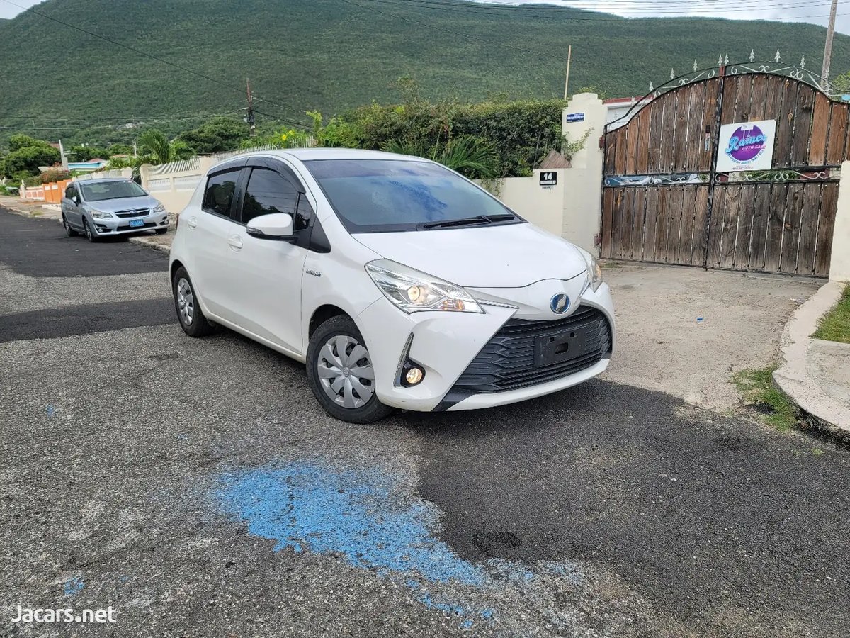 TOYOTA Vitz
