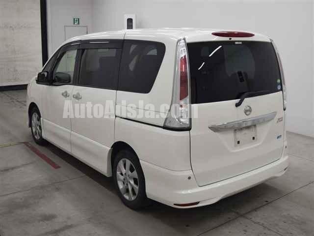 2013 NISSAN SERENA HIGH WAY STAR