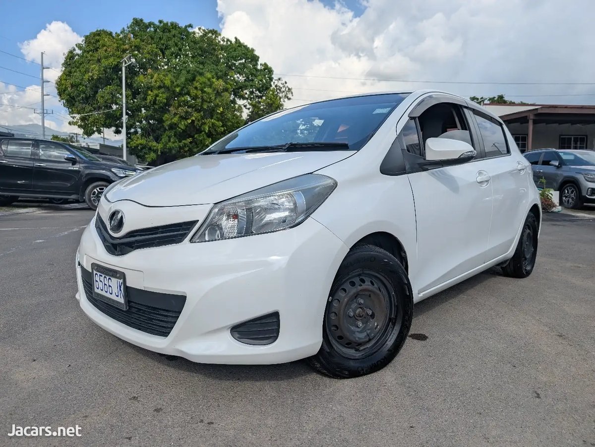 2014 TOYOTA Vitz