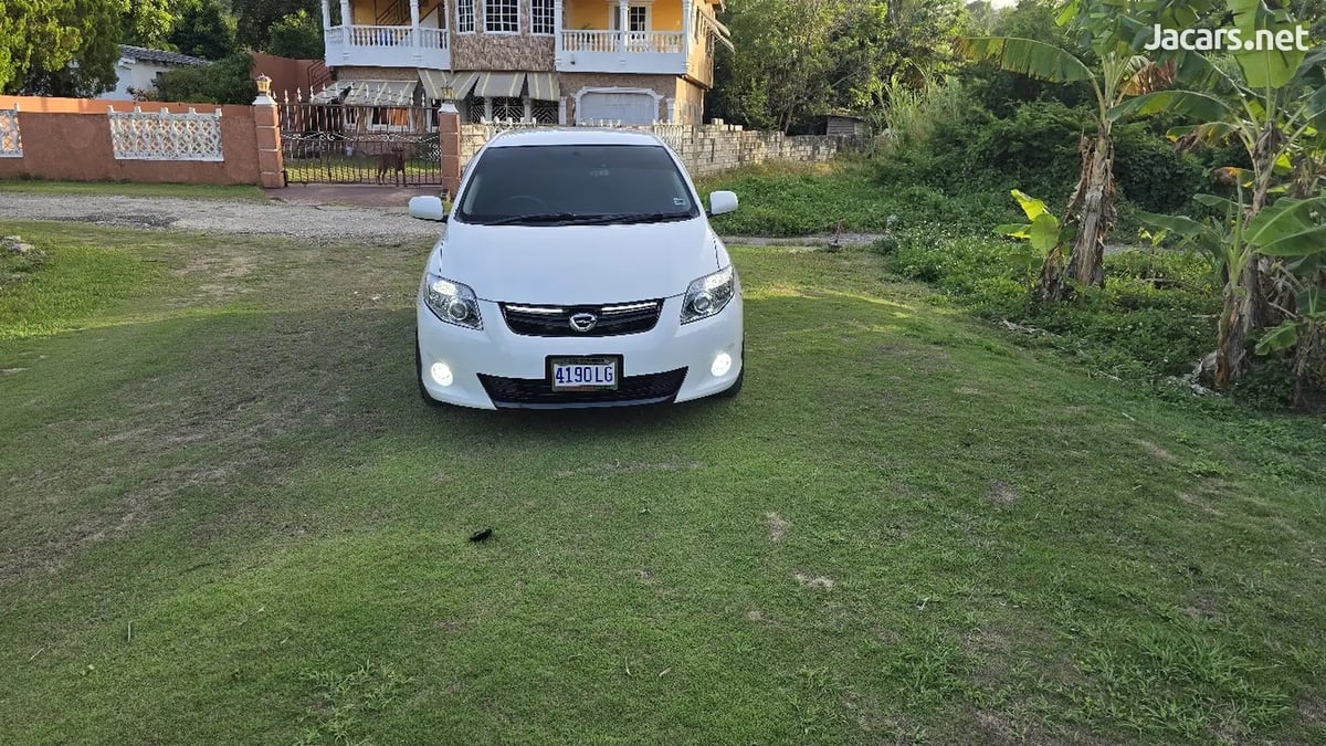 2011 TOYOTA Fielder