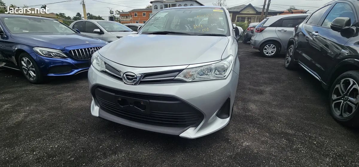 2020 TOYOTA Axio