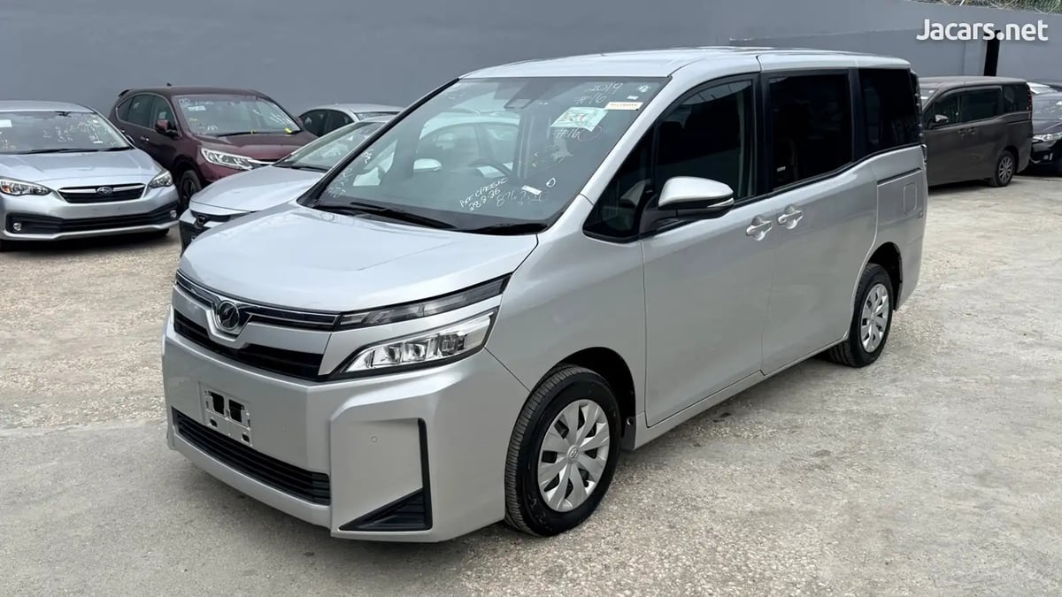 2019 TOYOTA Voxy