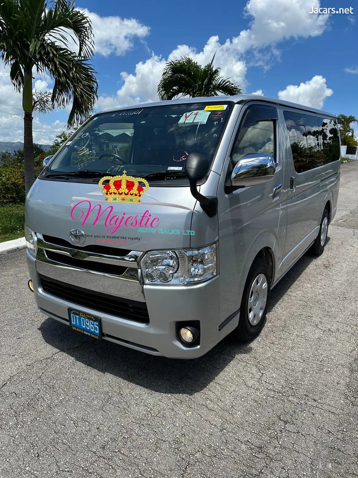 TOYOTA Hiace