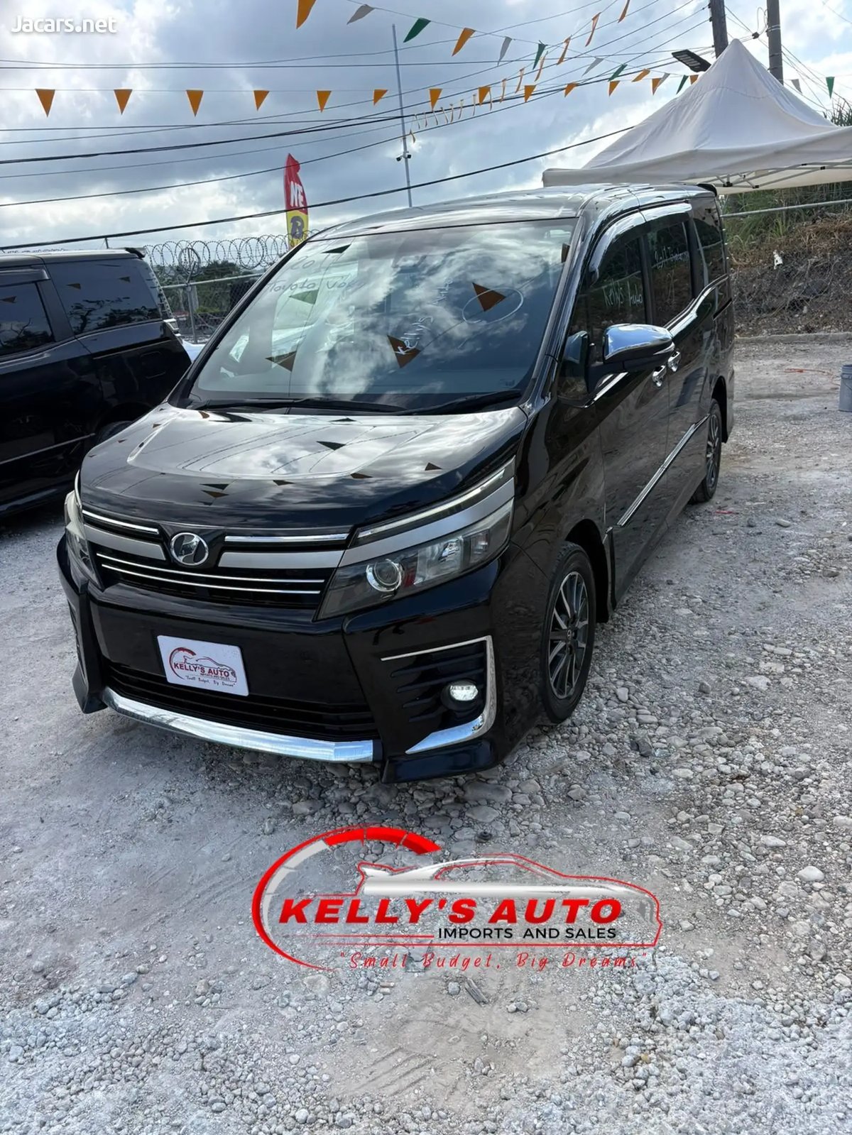 2017 TOYOTA Voxy
