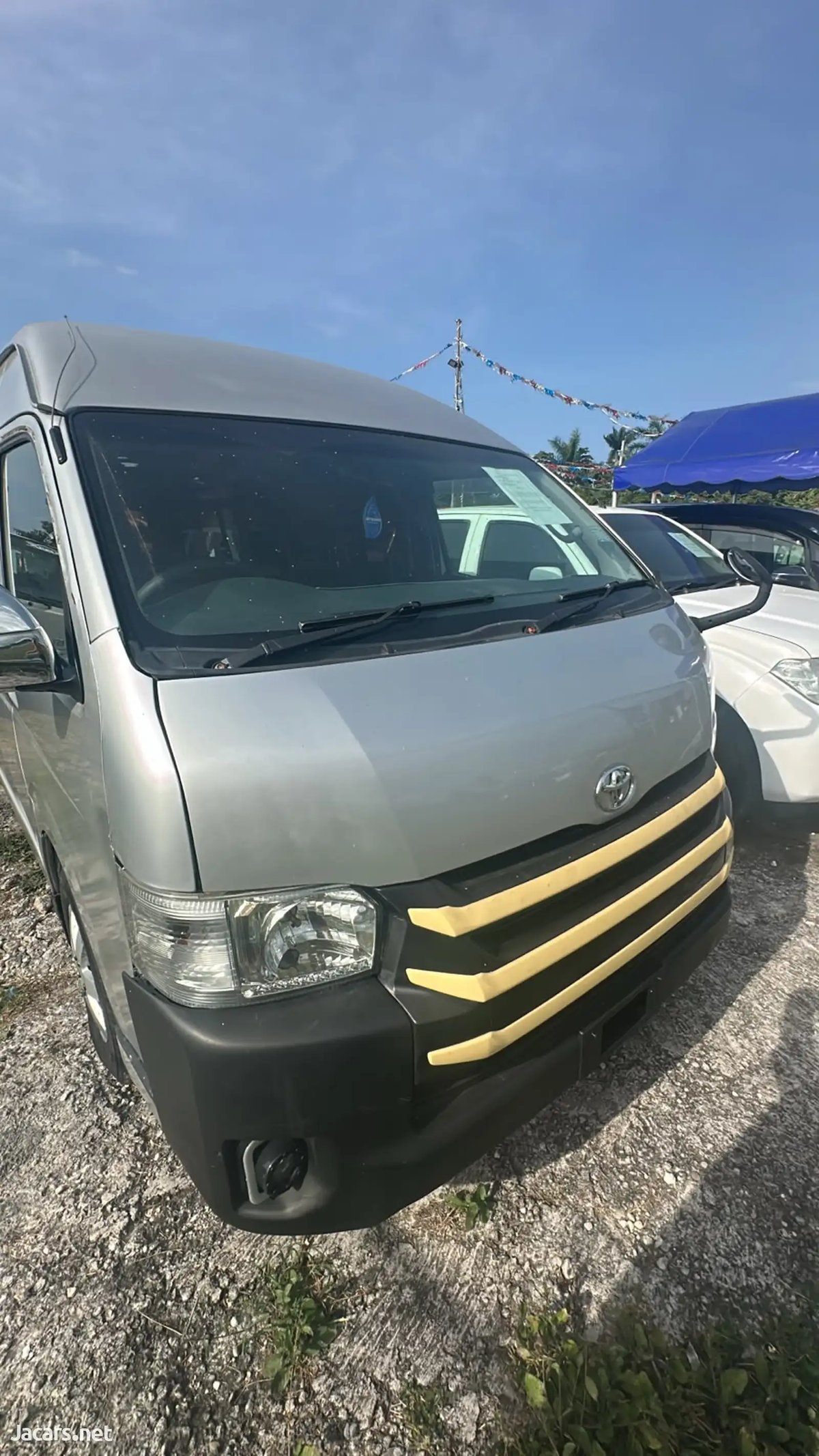2011 TOYOTA Hiace