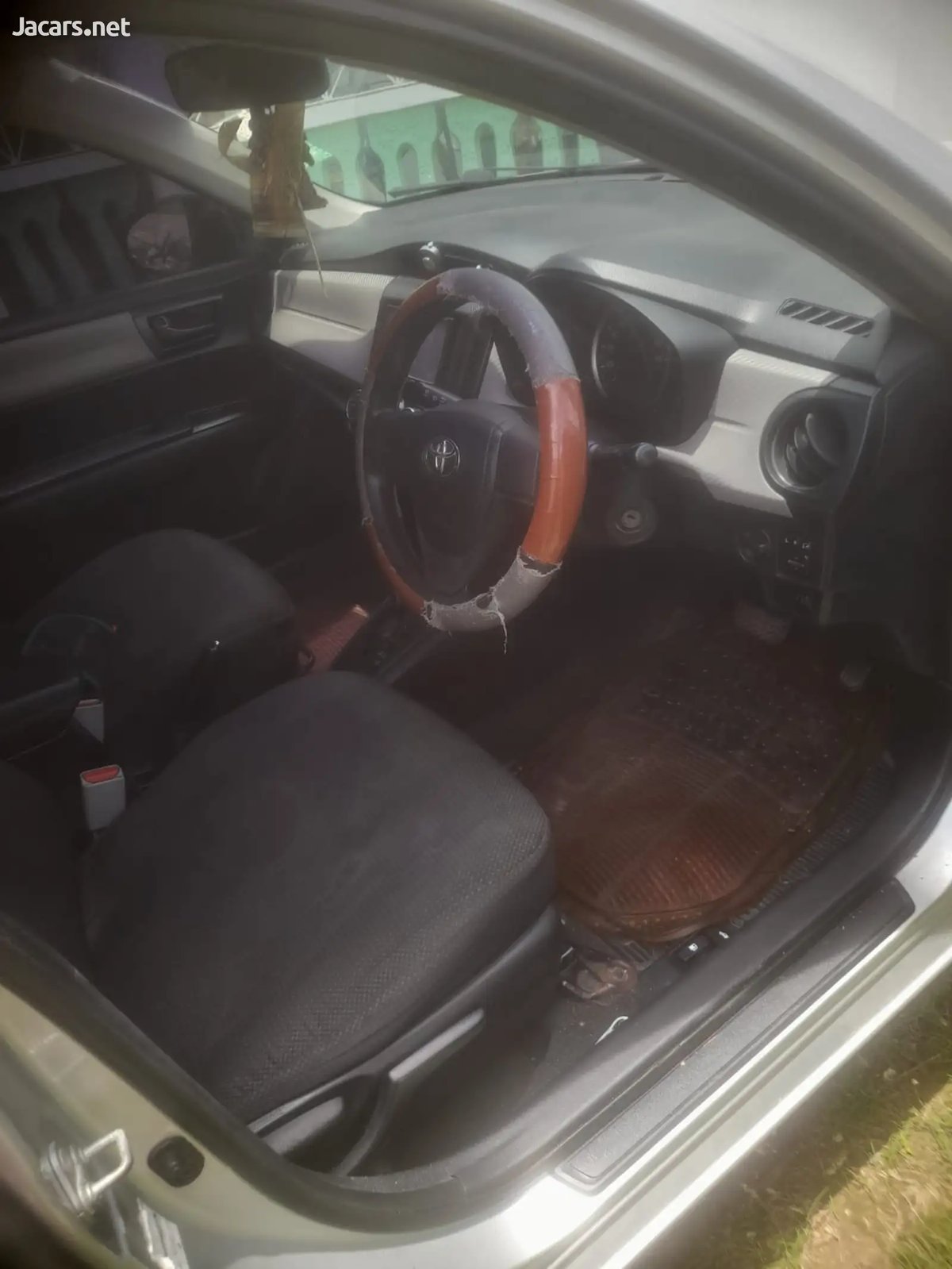 2012 TOYOTA Axio