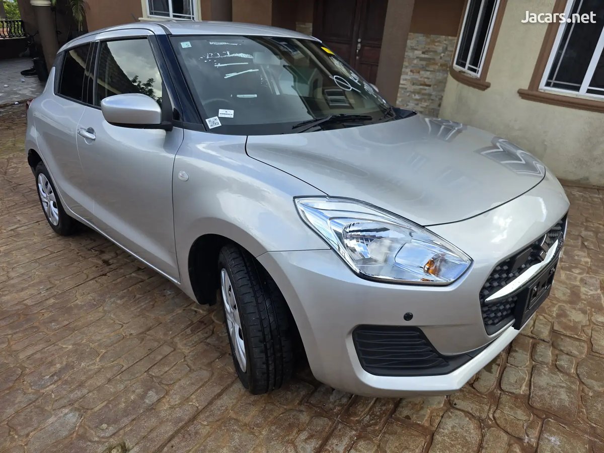 2021 SUZUKI Swift