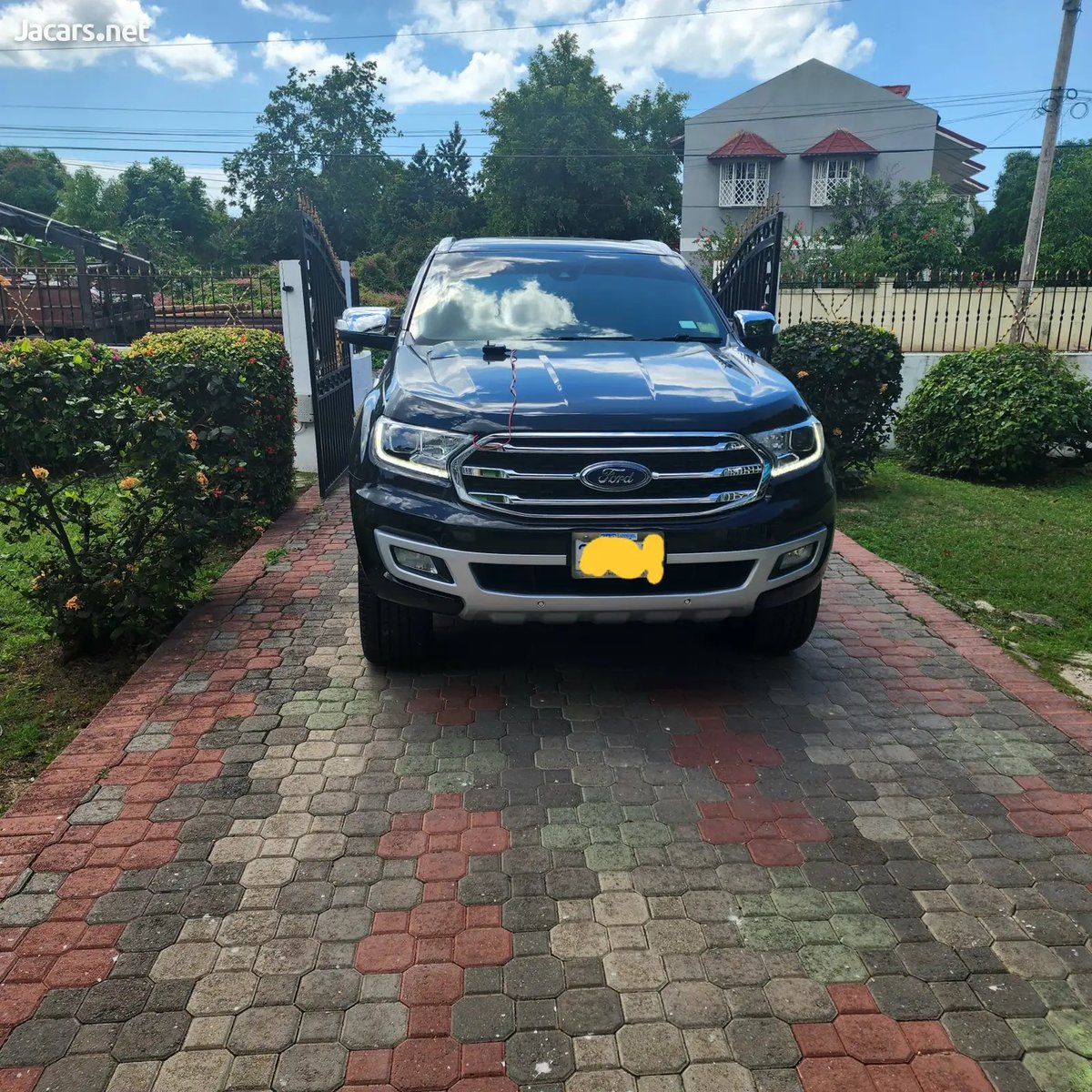 2020 FORD Everest