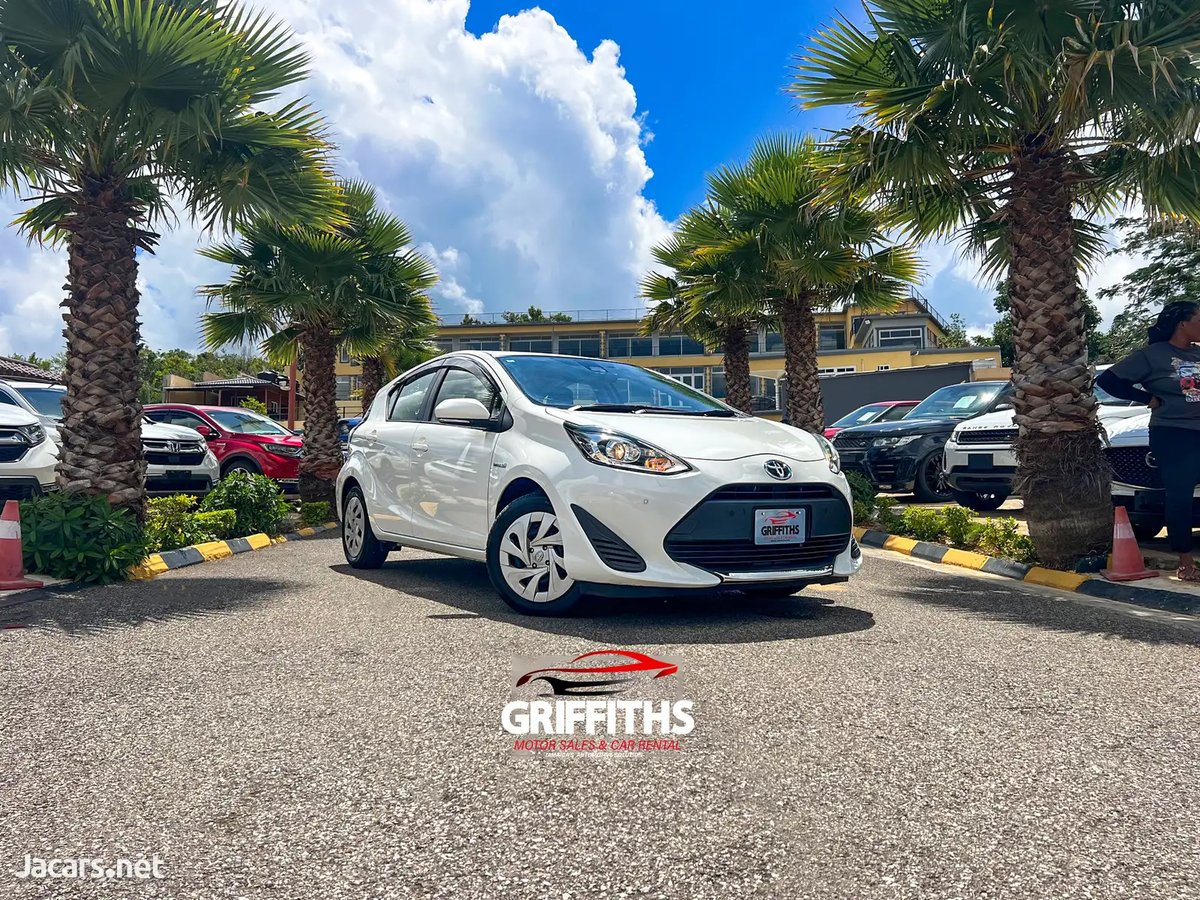 2020 TOYOTA Aqua