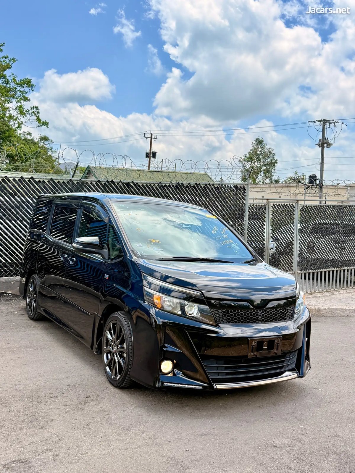 2017 TOYOTA Voxy