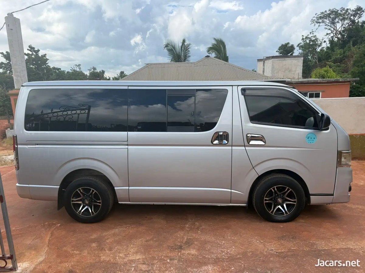 2012 TOYOTA Hiace