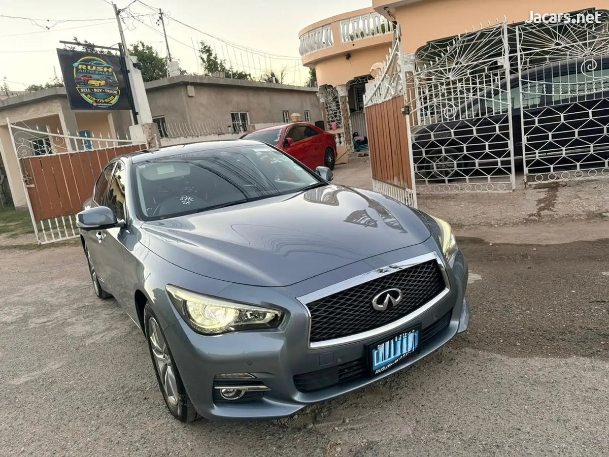 2017 NISSAN Skyline