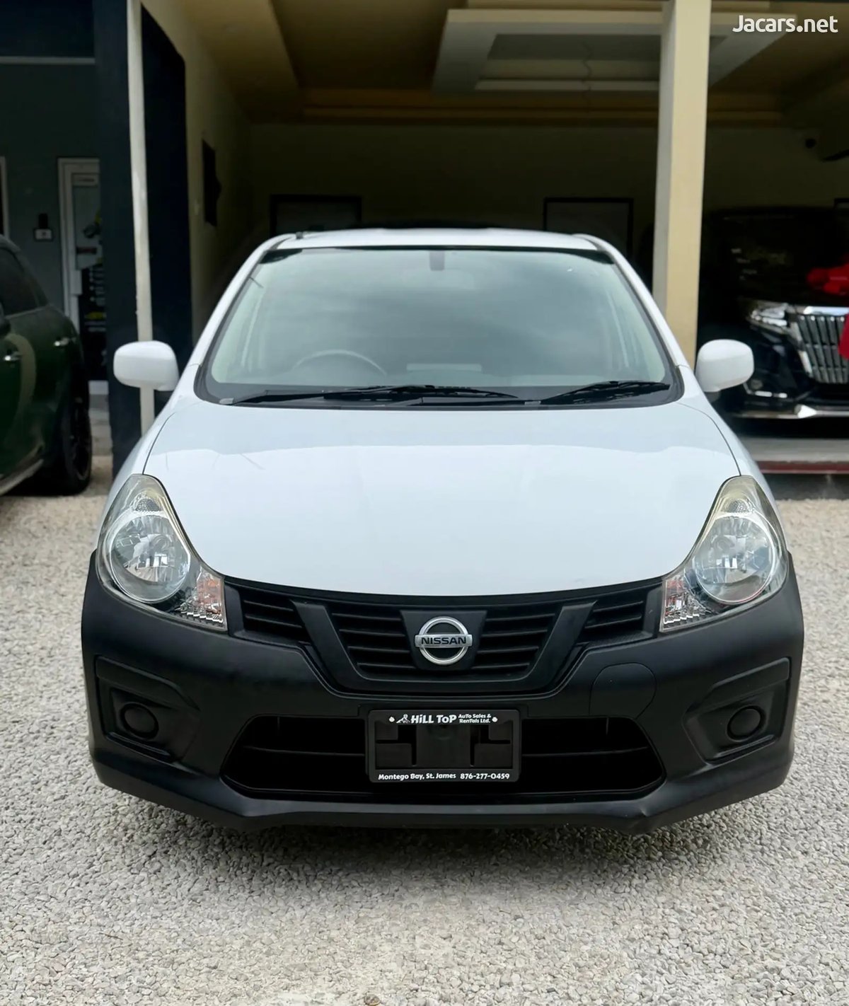 2018 NISSAN AD