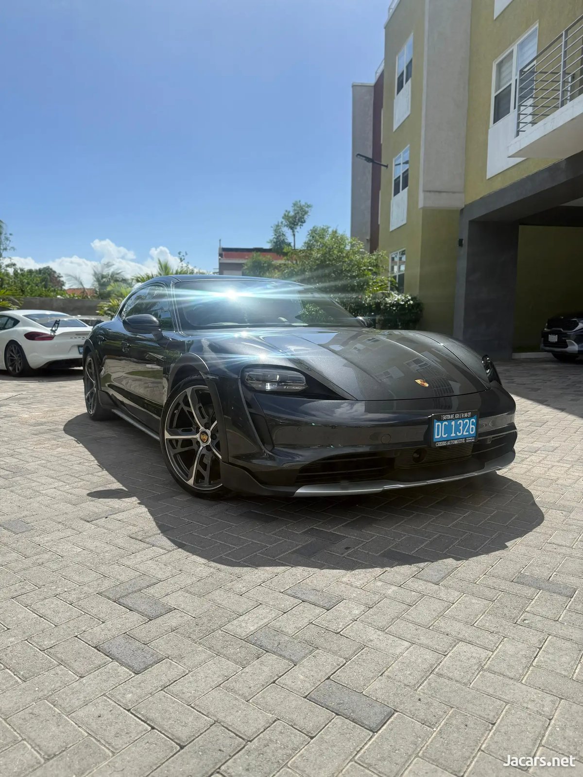 2024 PORSCHE Taycan