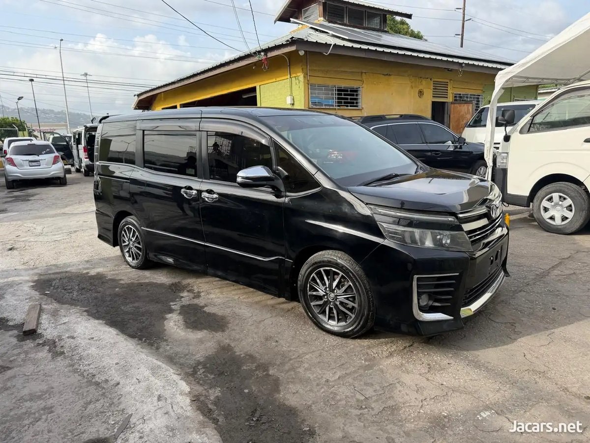 2015 TOYOTA Voxy