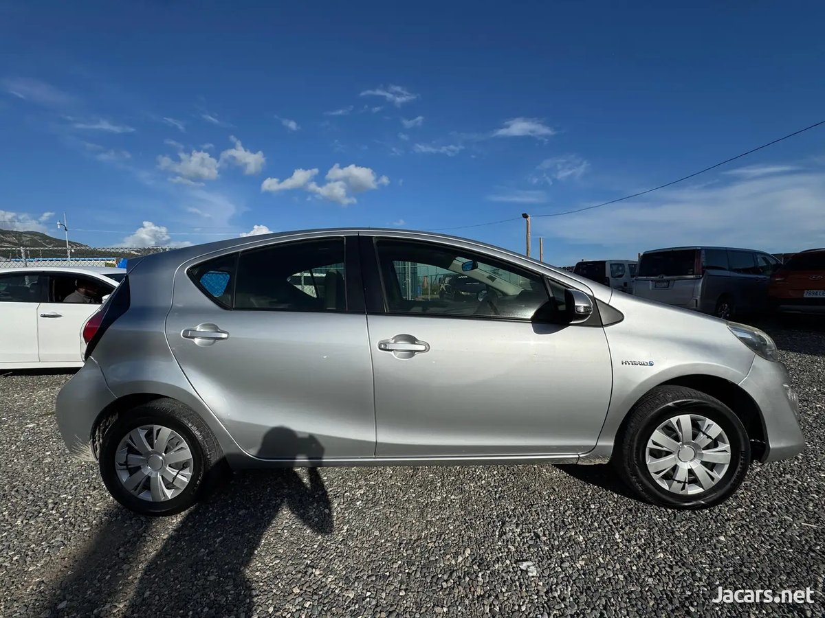 2017 TOYOTA Aqua