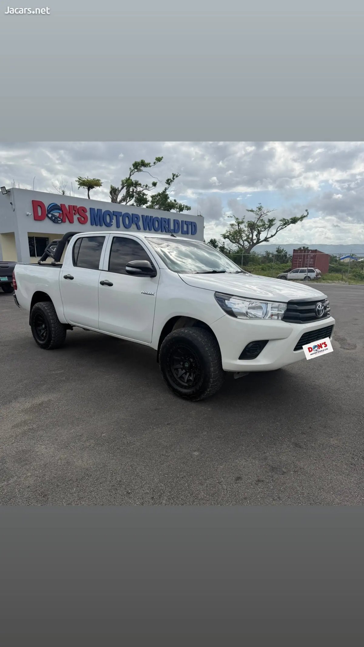 TOYOTA Hilux