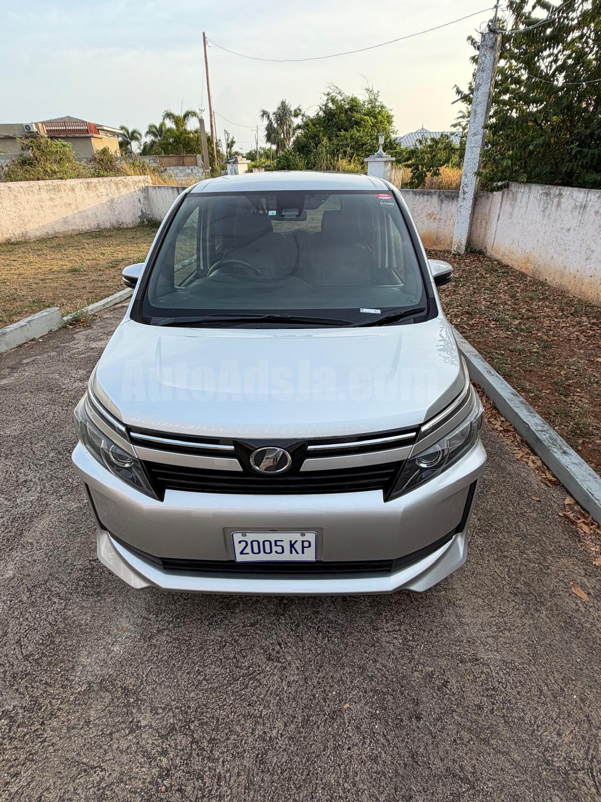 2016 TOYOTA NOAH