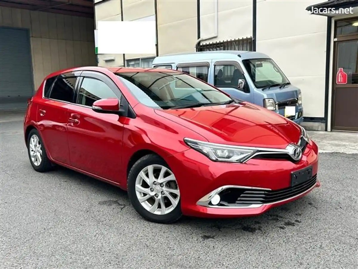 2015 TOYOTA AURIS