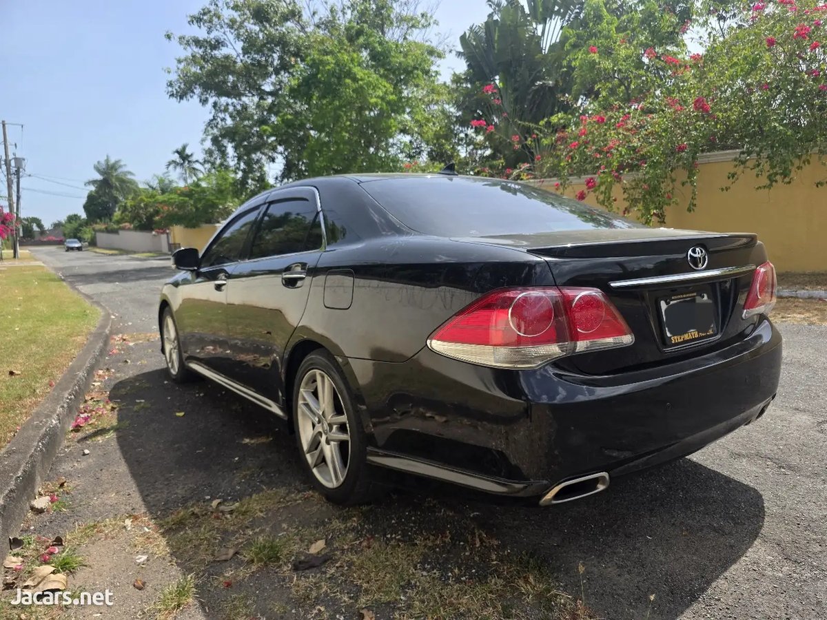 2012 TOYOTA Crown