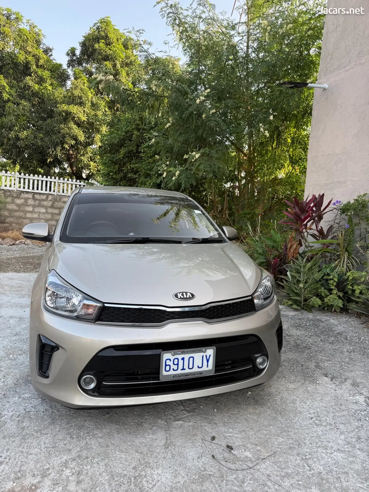 2022 KIA Soluto