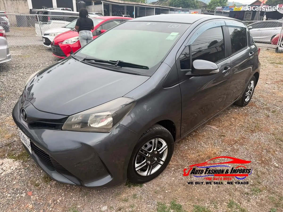 2015 TOYOTA Vitz