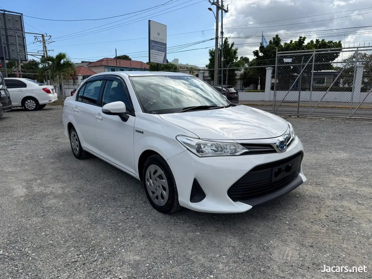 2020 TOYOTA Axio