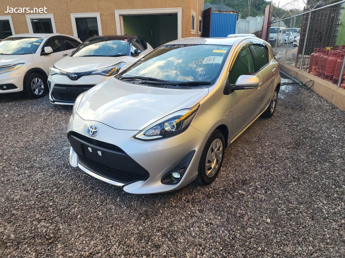 2020 TOYOTA Aqua
