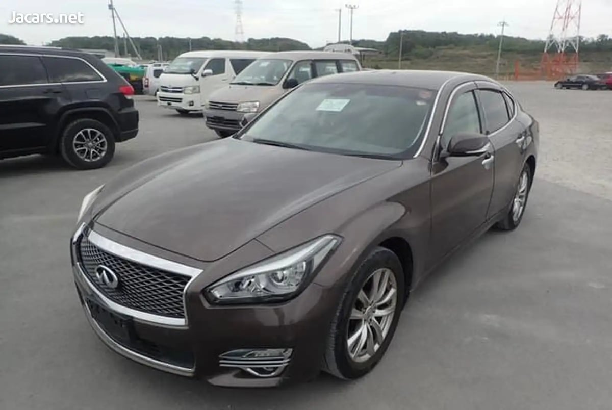 2017 NISSAN Fuga