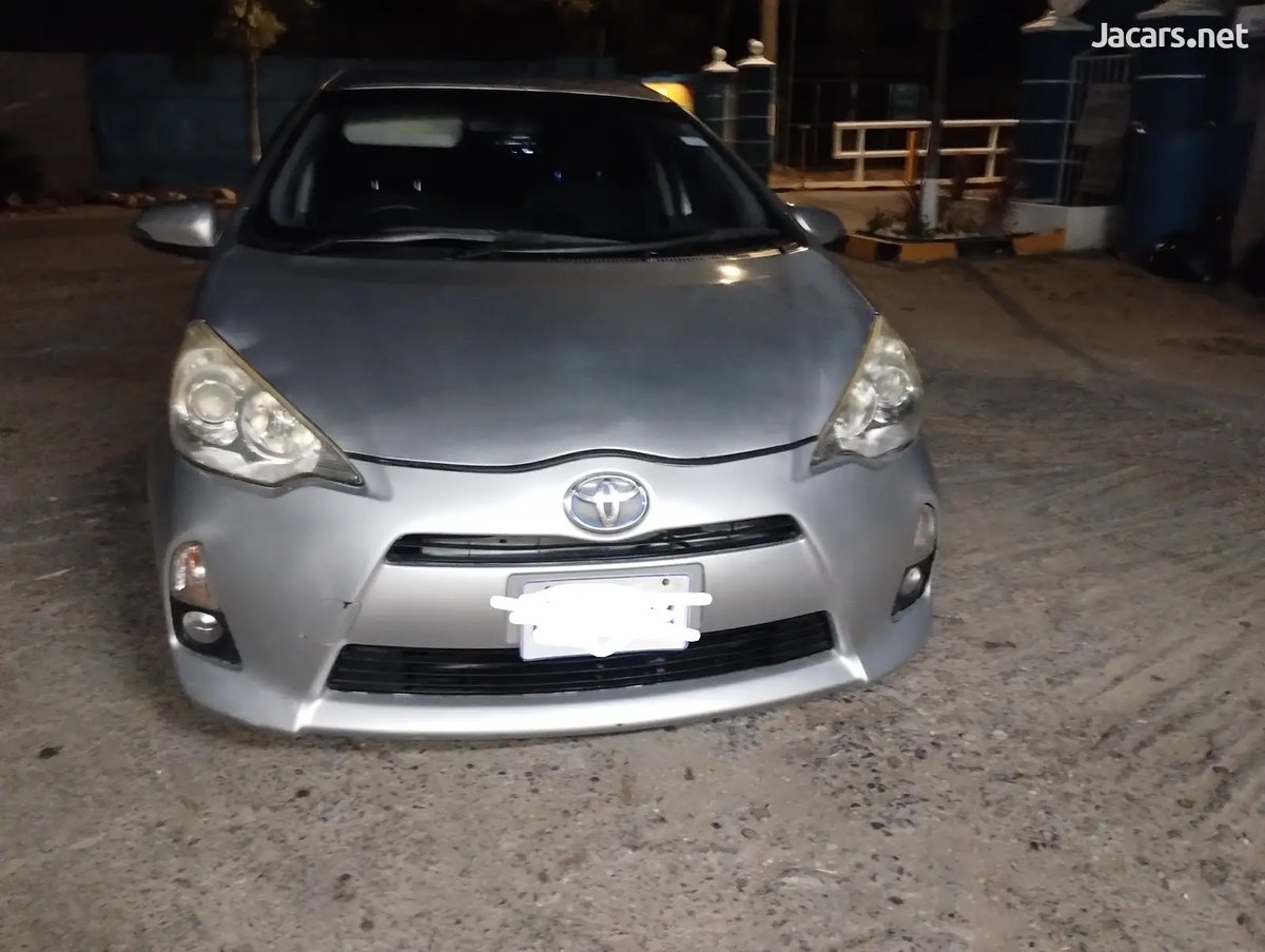 2012 TOYOTA Aqua