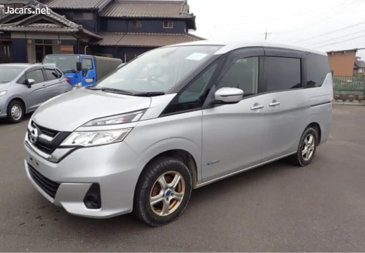 2018 NISSAN Serena